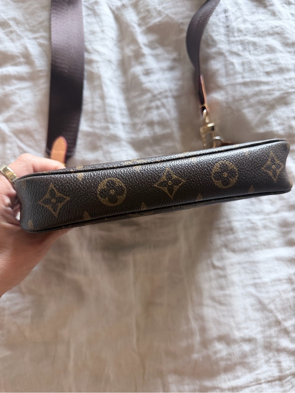 Authentic LV Monogram
Pochette - Picture 6 of 13